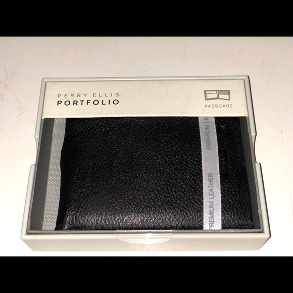 Perry Ellis Wallet - Picture 3 of 6